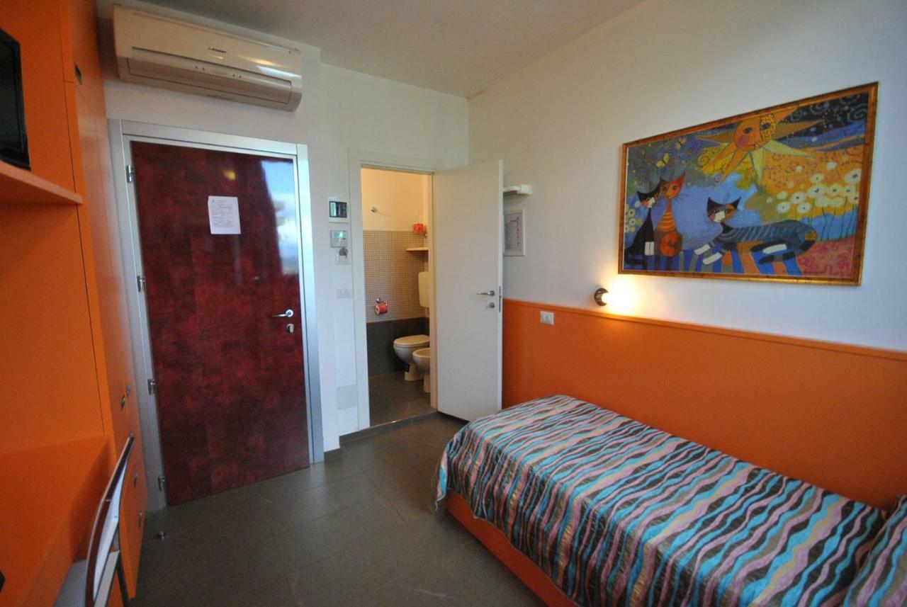 Hotel Prestigio Cesenatico Cameră foto